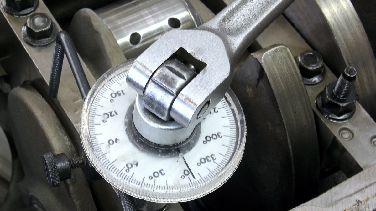 Four Ways to Tension Threaded Fasteners EDT